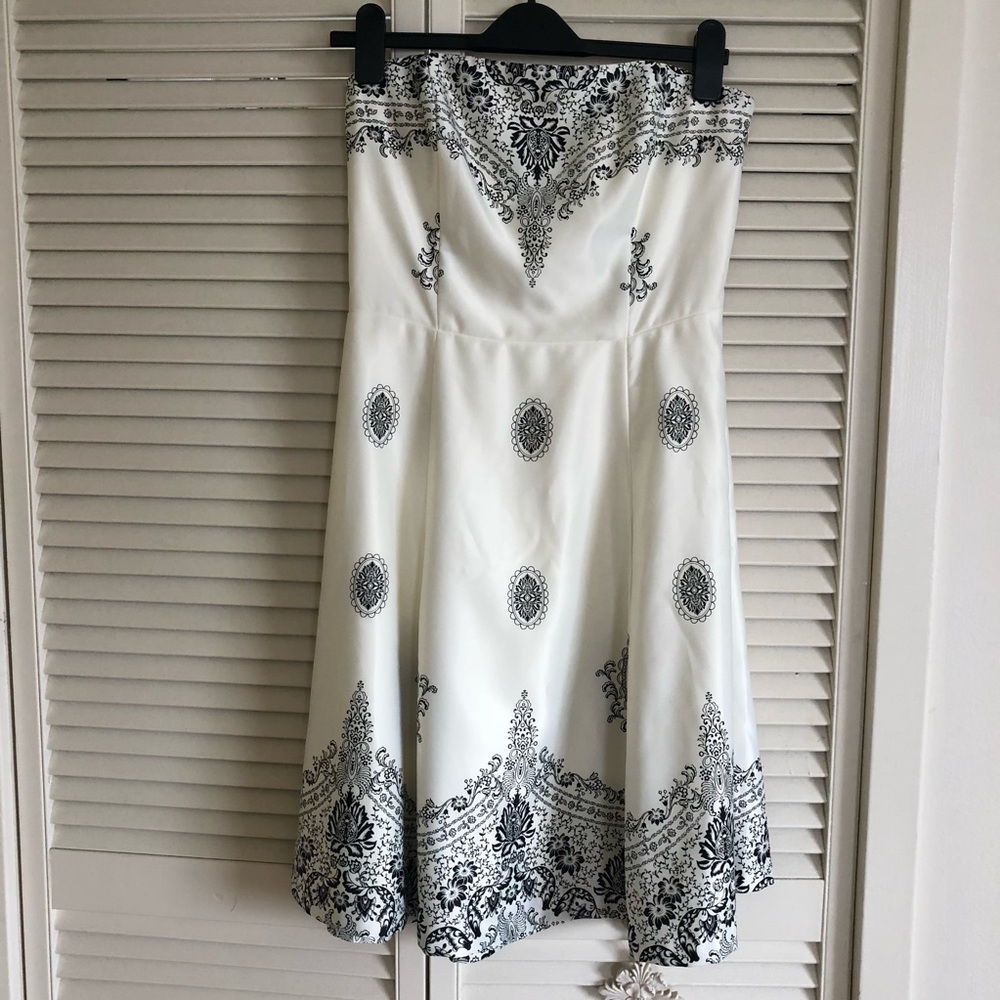 White House Black Market Strapless Dress